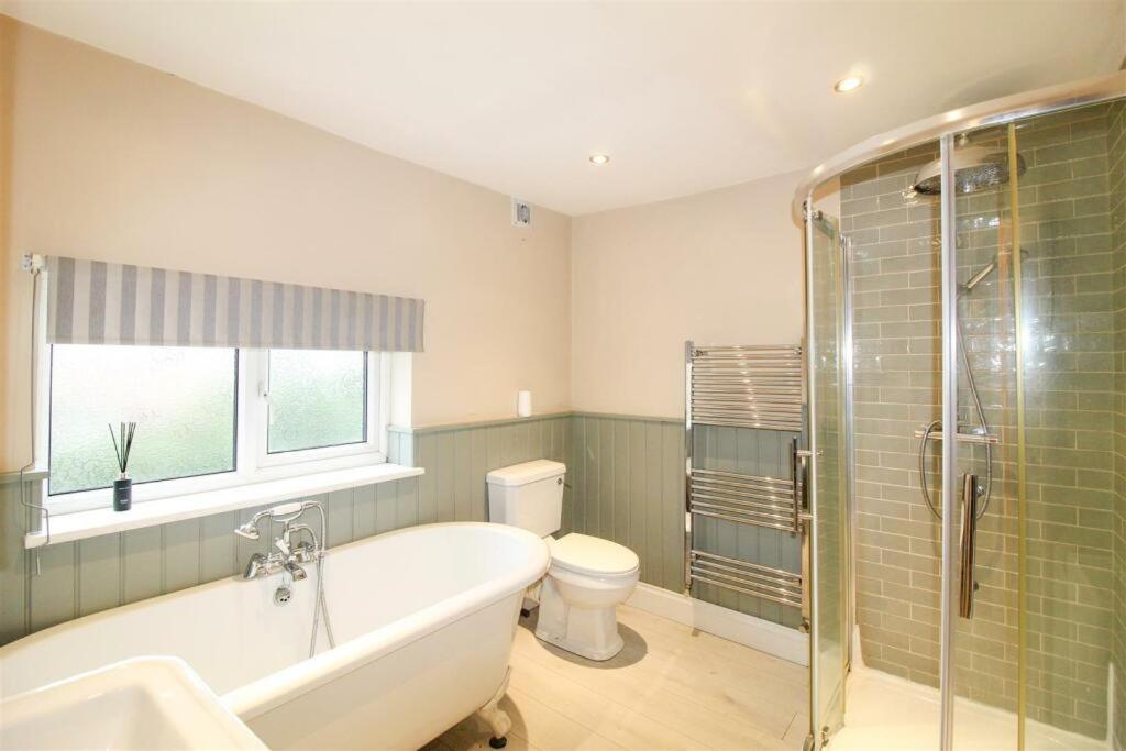 New Thirsk Stays - Herriot'S Hideaway Exterior photo